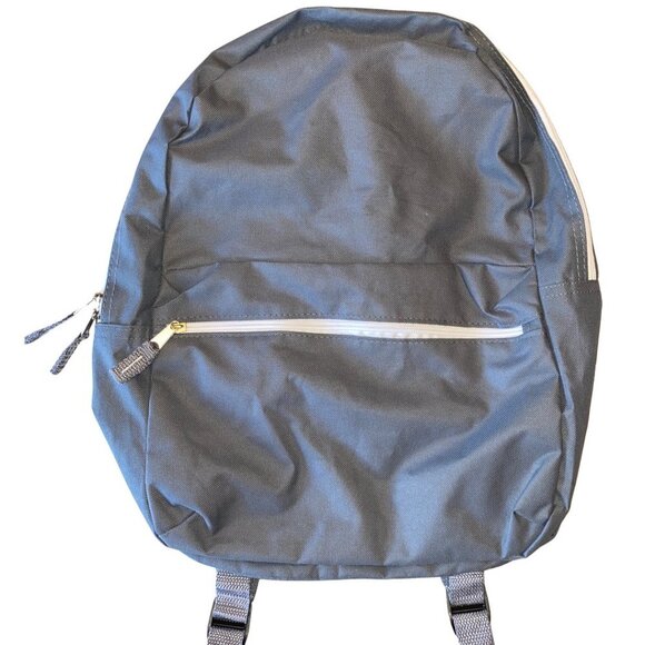 Wexford Gray and White Basic Backpack - Picture 3 of 13